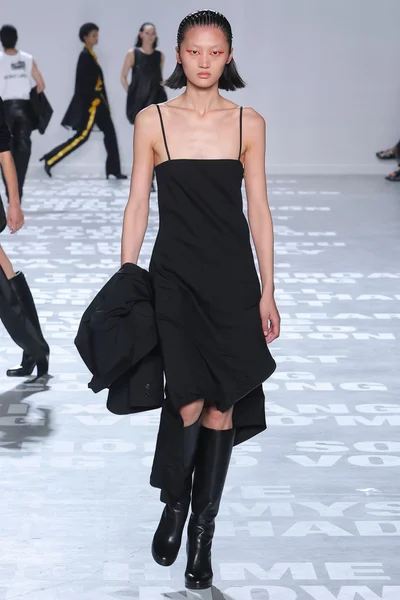 Look 32